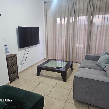 King'S Holiday Apartments Paphos Bagian luar foto