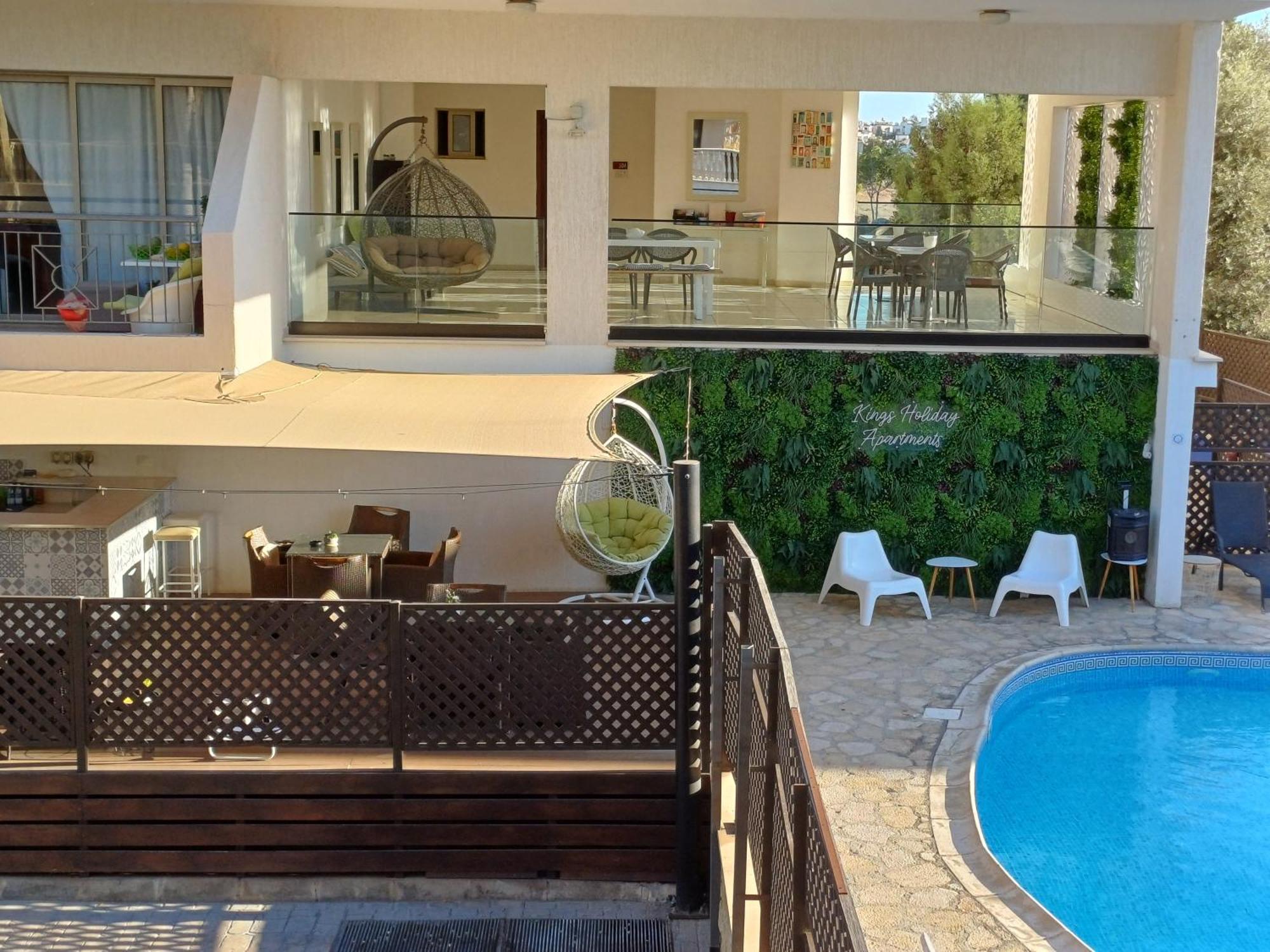 King'S Holiday Apartments Paphos Bagian luar foto