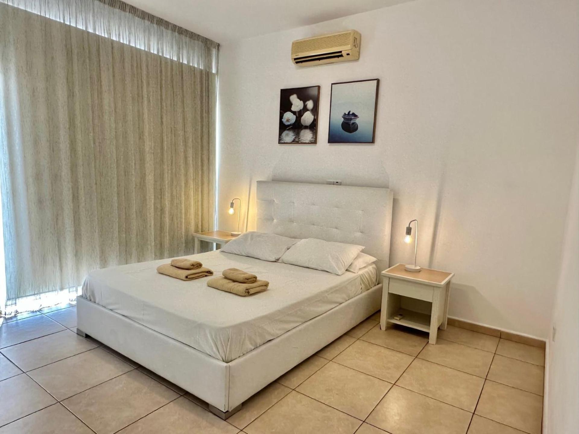 King'S Holiday Apartments Paphos Bagian luar foto